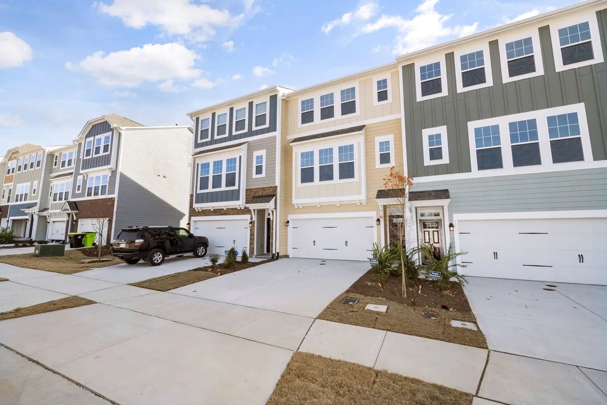 empty townhomes on Seminole Reservation