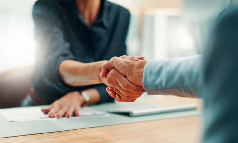 The Power of Female Negotiators: New Insights from Research The Power of Female Negotiators: New Insights from Research