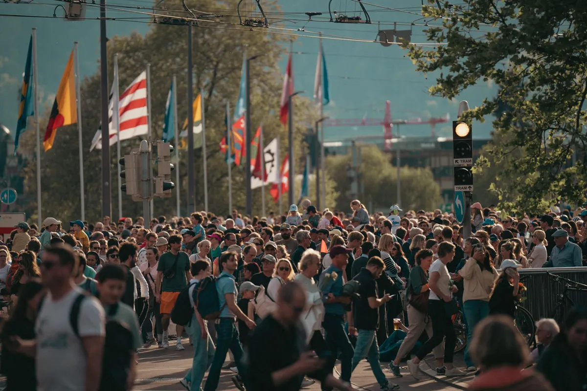 bustling city street in heat wave