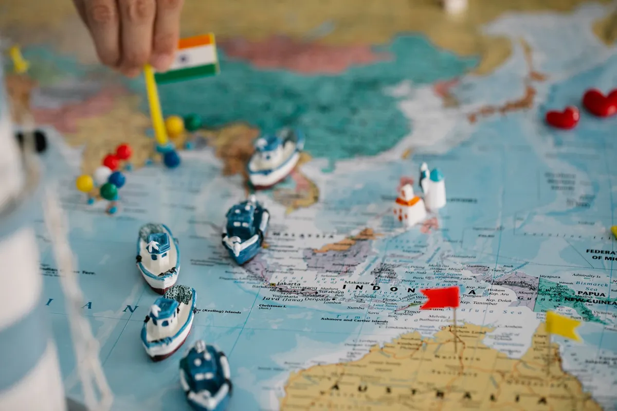 international shipping route map
