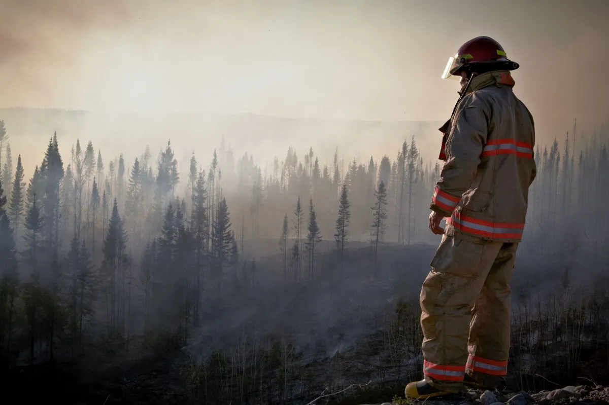 firefighters preparing for wildfire