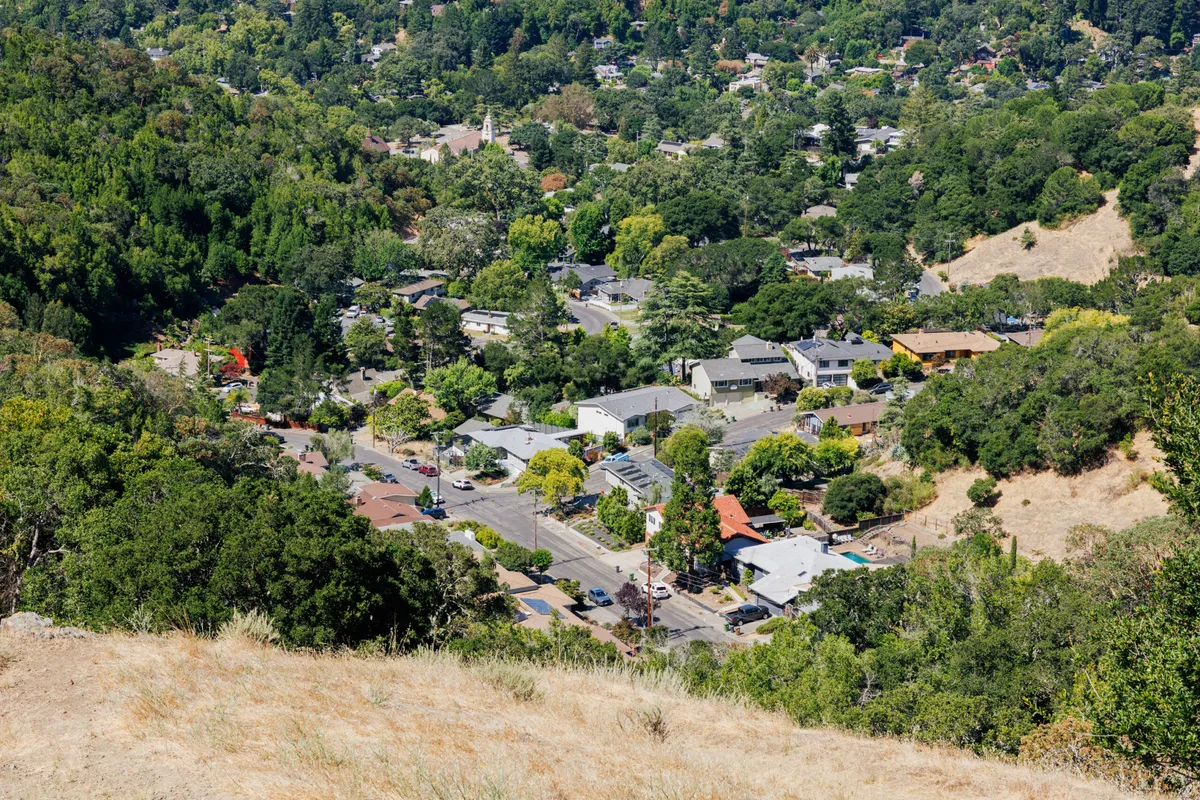 Wildfire Evacuations: A Growing Challenge in an Era of Megafires Wildfire Evacuations: A Growing Challenge in an Era of Megafires