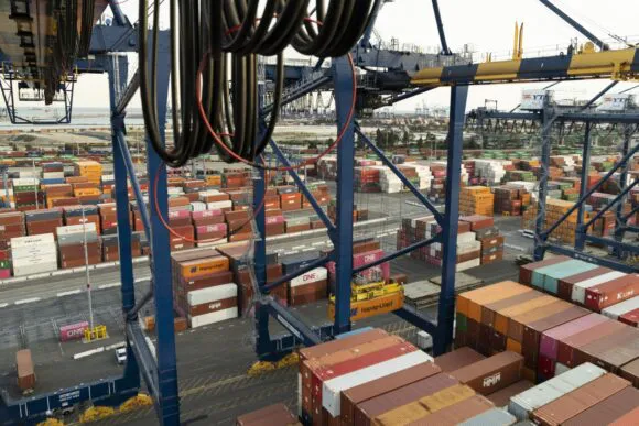 25 States Challenge Trump's New Tariffs in Major Legal Battle