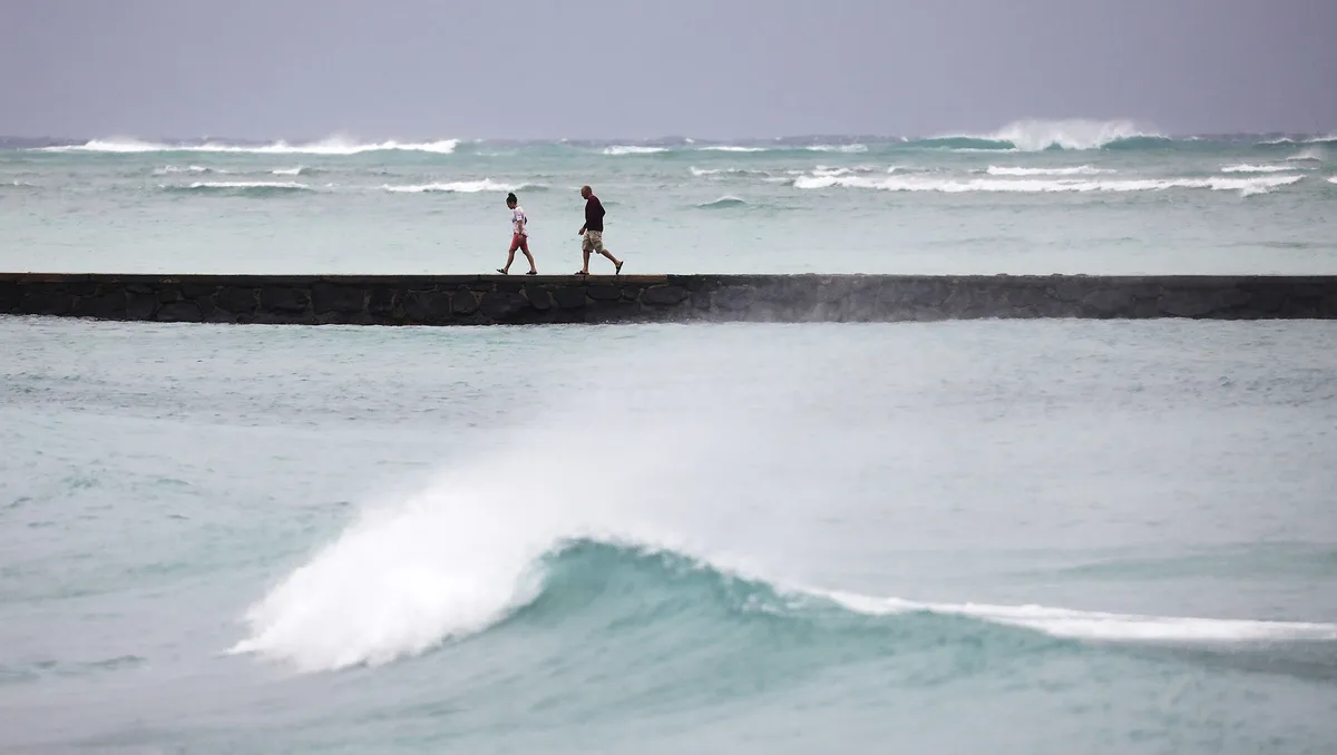 Hawaii Prepares for Rare Hurricane as Severe Weather Strikes Midwest