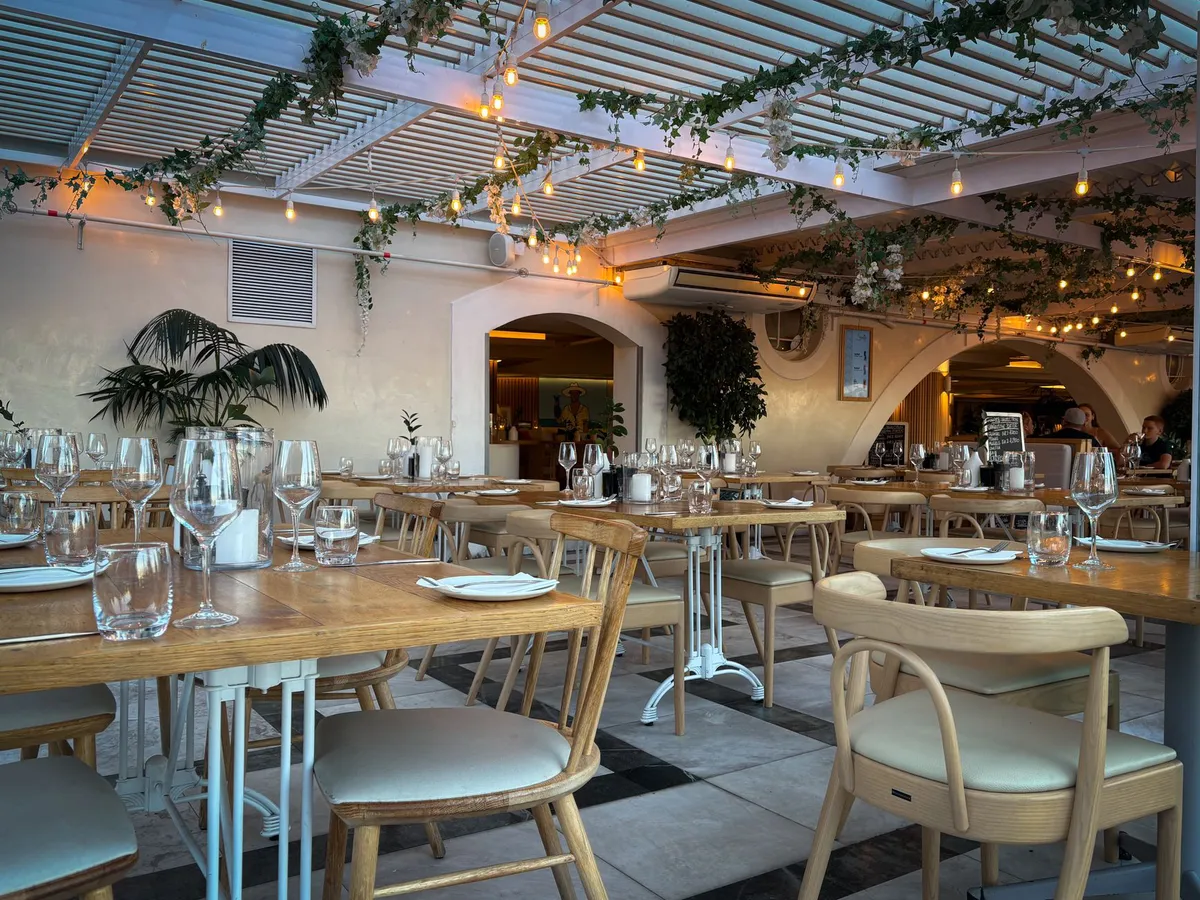restaurant dining area