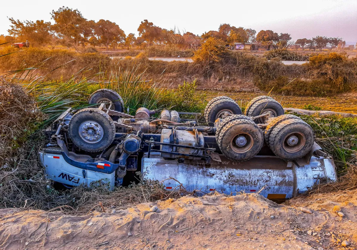 trucking accident scene