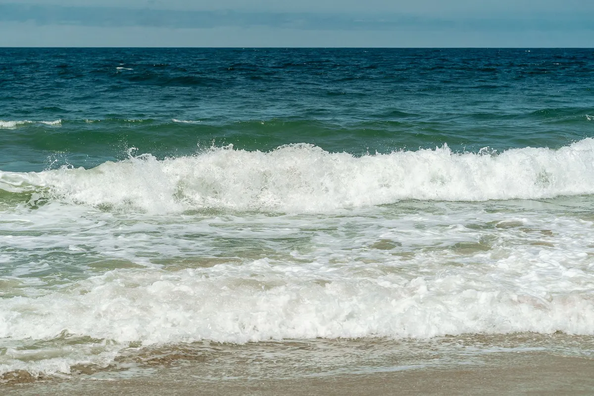 tropical ocean waves