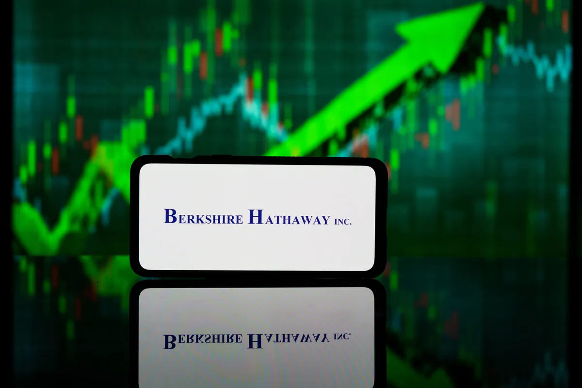 Berkshire Hathaway's Strategic Shift: AI Investments and Market Outlook