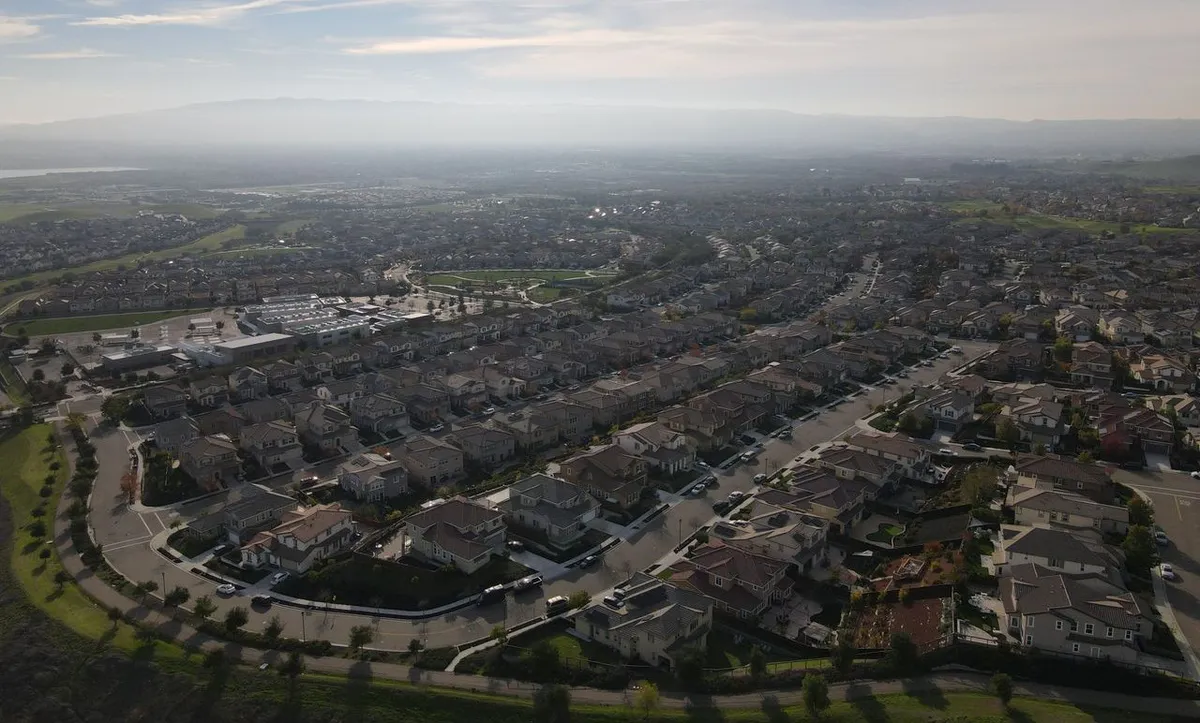 California's Homeowners Insurance Market: A Shift Towards Nonstandard Solutions