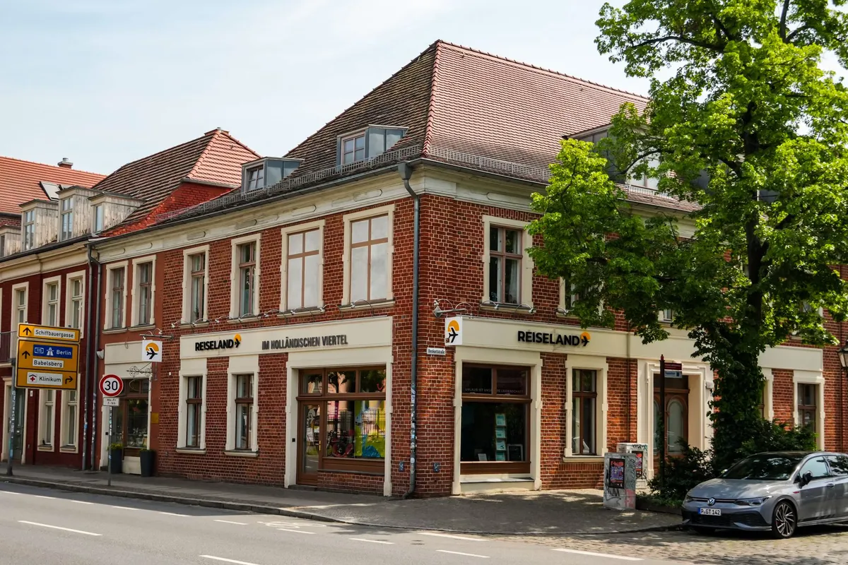 insurance agency exterior