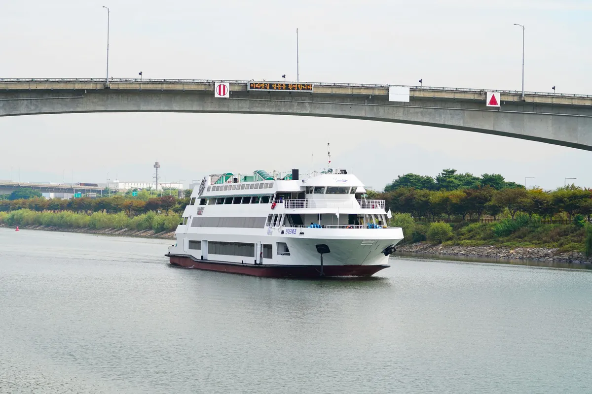 river cruise ship on low water