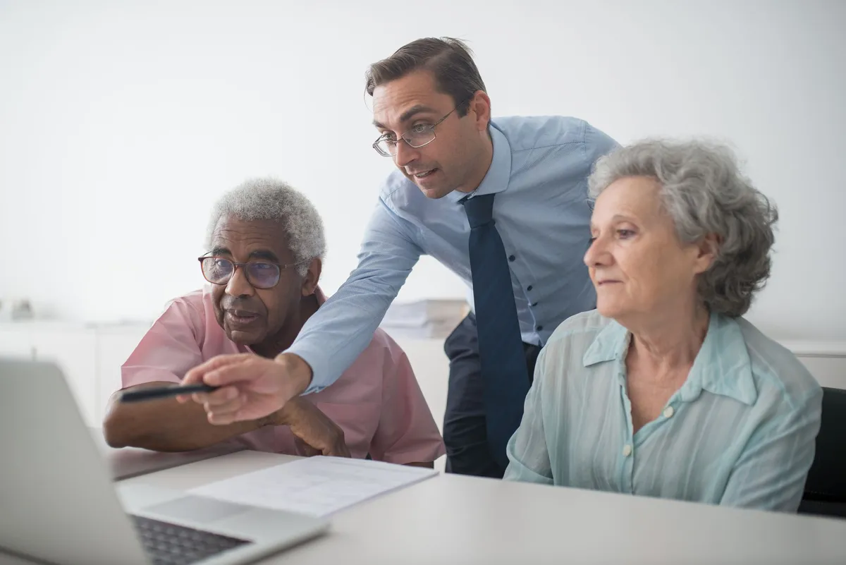 healthcare broker advising clients